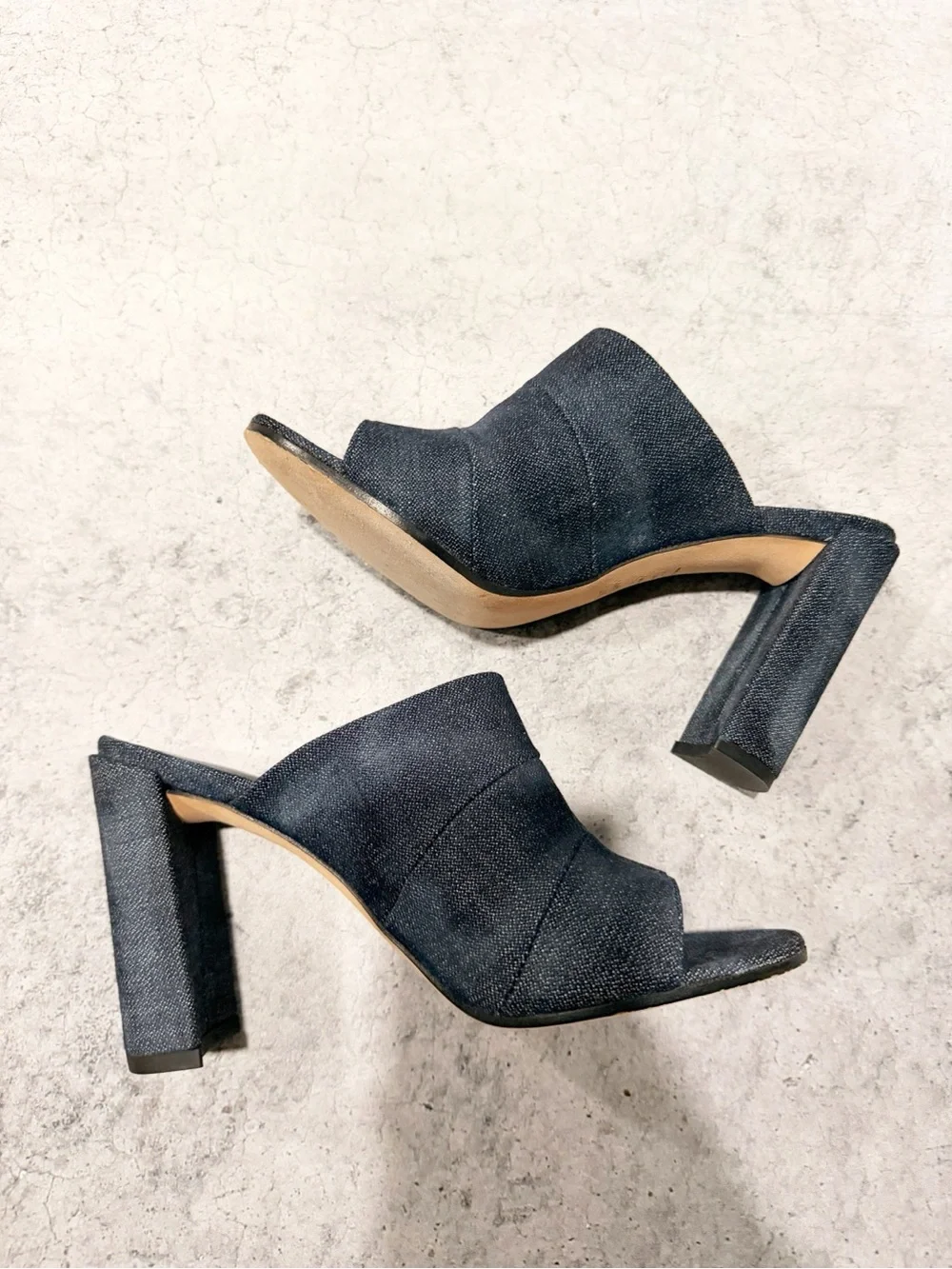 Stuart Weitzman size 5m